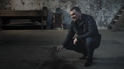 кадр из фильма Ограбление в Лондоне (Gunned Down) - 6